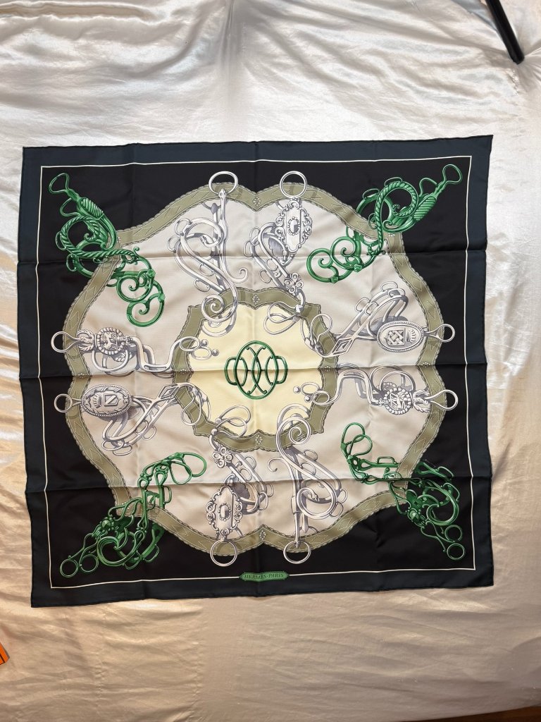 Authentic Herms Carr 90 Lift Profile Silk Scarf W/ Box & Bag - Vert/Noir